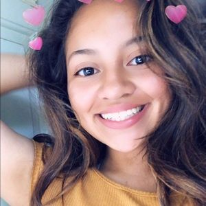 Meet your Posher, Andrea